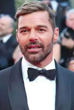 Ricky Martin in smoking e papillon — portfolio LR Studio