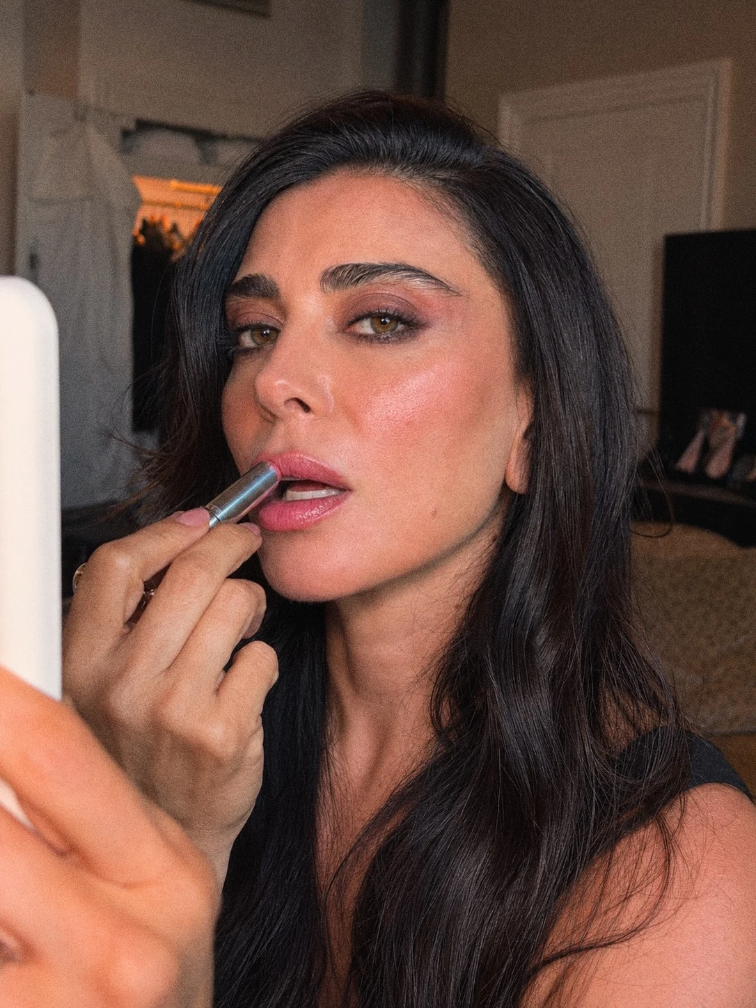 Ritocco di make-up a Nadine Labaki a Venezia 2026