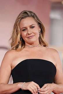 Alicia Silverstone in abito nero — portfolio LR Studio